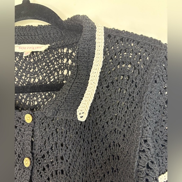 Solitaire Black and Cream Knit Top - Picture 6 of 9